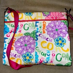 💐Beautiful vintage 90s floral coach cross body bag 🌺🌸🌼